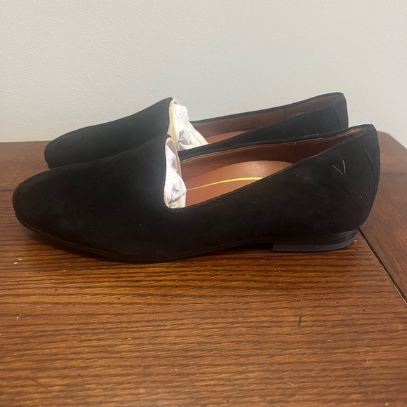 Vionic Willa II black suede flats NEW‎ 6 - Picture 1 of 7